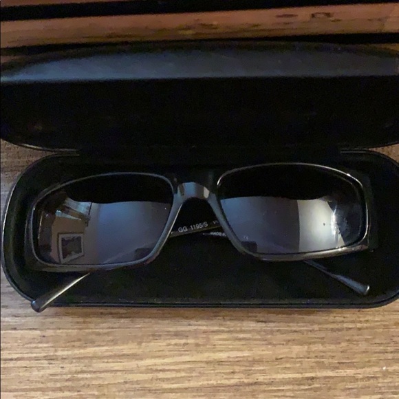 Gucci sunglasses size medium - Picture 1 of 6